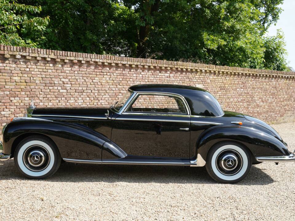 Image 9/50 of Mercedes-Benz 300 S (1953)