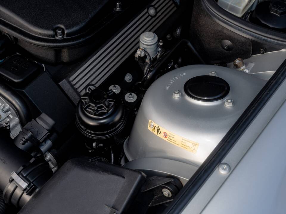 Image 81/84 of BMW Z8 (2001)