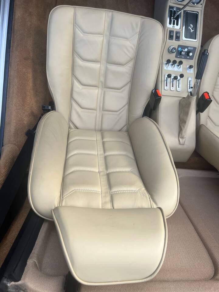 Image 19/114 de Ferrari 308 GTS Quattrovalvole (1985)