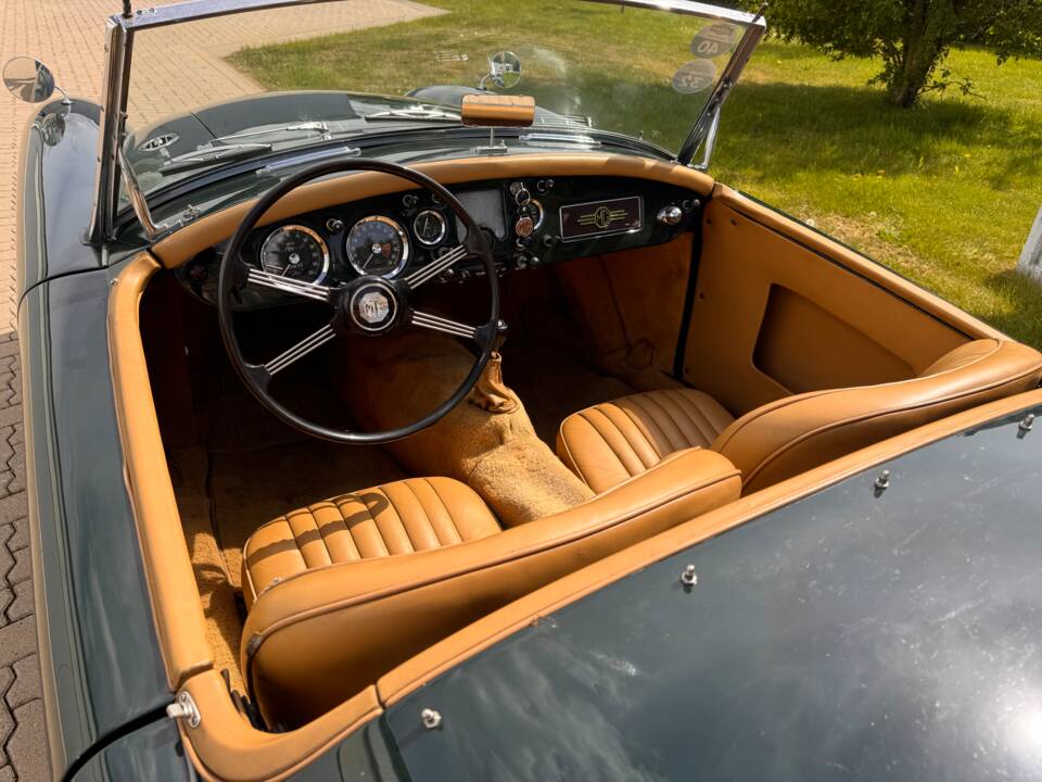 Image 29/79 of MG MGA 1600 (1961)