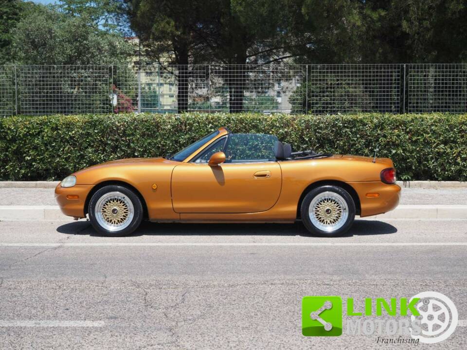 Afbeelding 9/10 van Mazda MX-5 1.6 (2000)