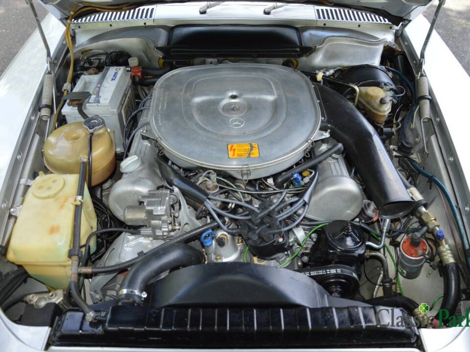 Image 15/50 de Mercedes-Benz 500 SL (1985)