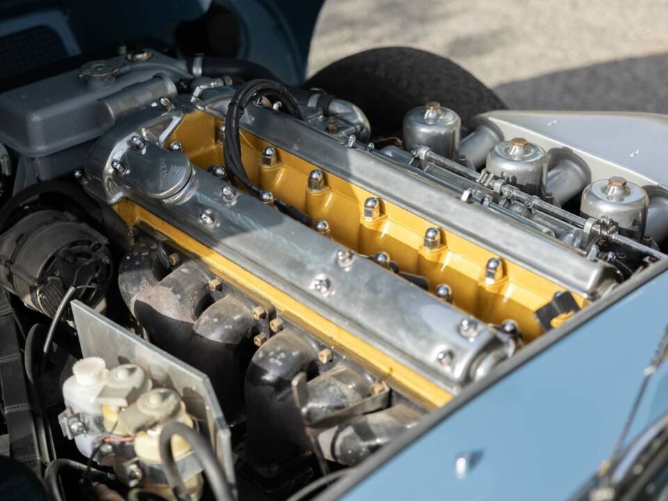 Image 46/50 de Jaguar Type E 3.8 (1964)