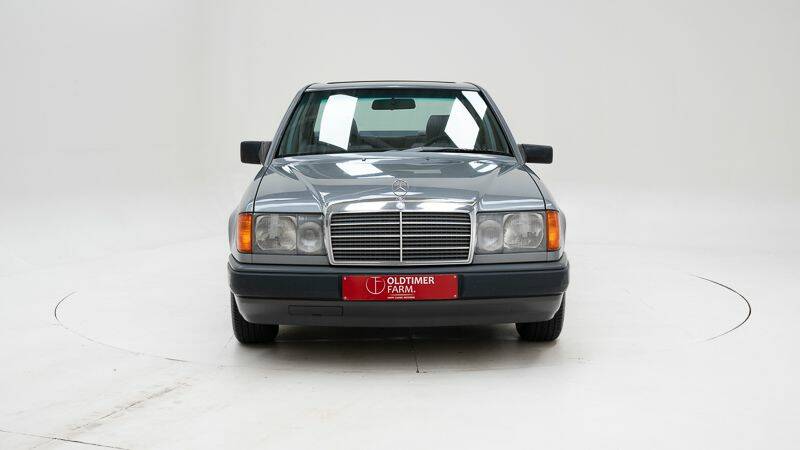 Imagen 9/15 de Mercedes-Benz 230 E (1988)