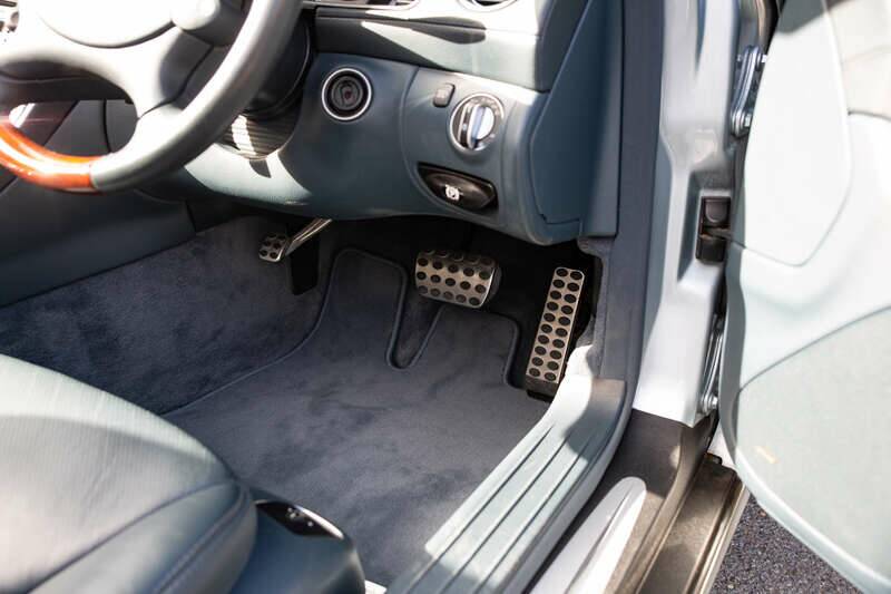 Image 38/50 of Mercedes-Benz SL 500 (2003)