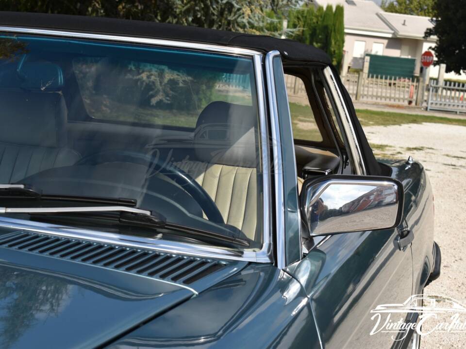 Image 18/75 de Mercedes-Benz 560 SL (1986)