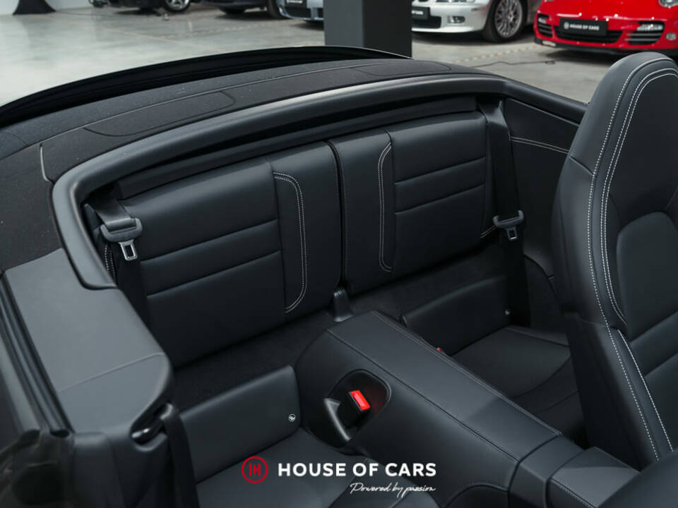 Image 19/25 of Porsche 911 Carrera 4 GTS (2023)
