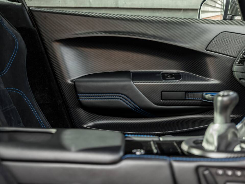 Image 17/65 of Aston Martin Vantage GT8 (2017)