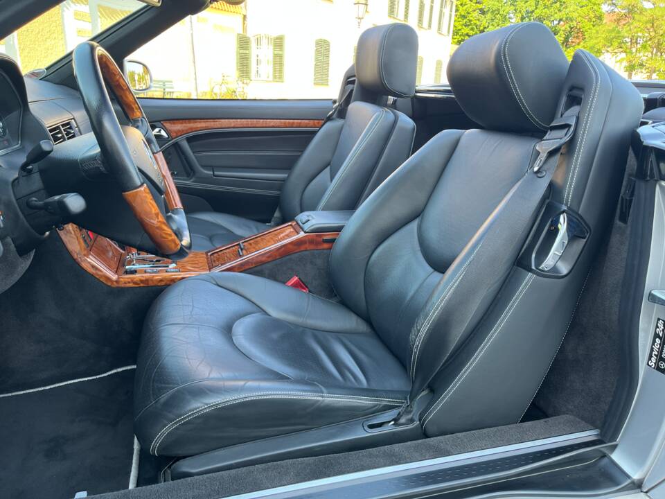 Image 20/91 of Mercedes-Benz SL 320 "Final Edition" (2001)