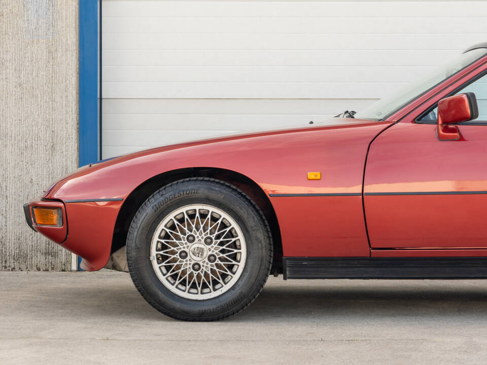 Image 8/58 of Porsche 924 Turbo (1982)