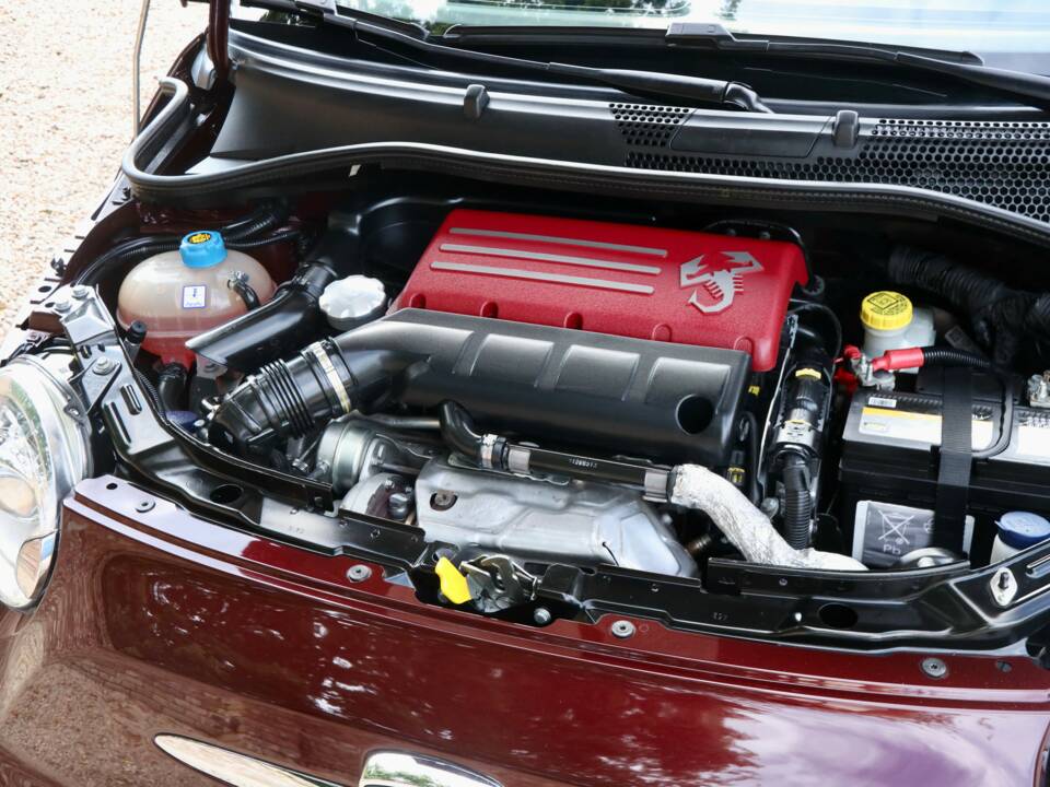 Immagine 18/50 di Abarth 695 &quot;Edizione Maserati&quot; (2013)