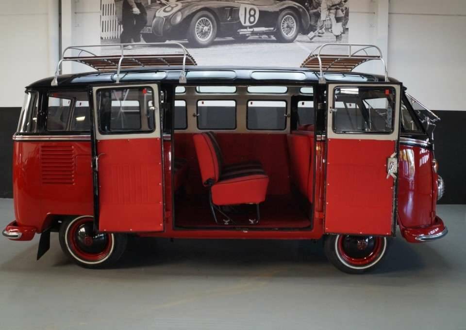 Image 12/50 of Volkswagen T1 Brasil &quot;Samba&quot; (1975)