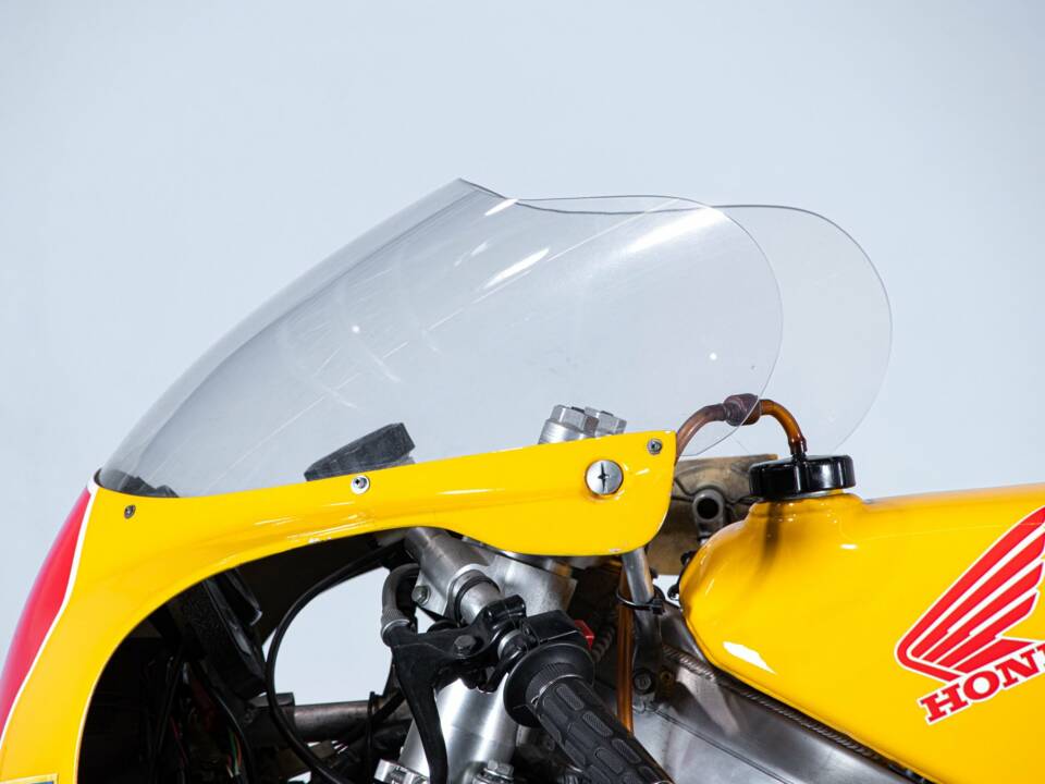 Bild 18/50 von Honda DUMMY (1992)