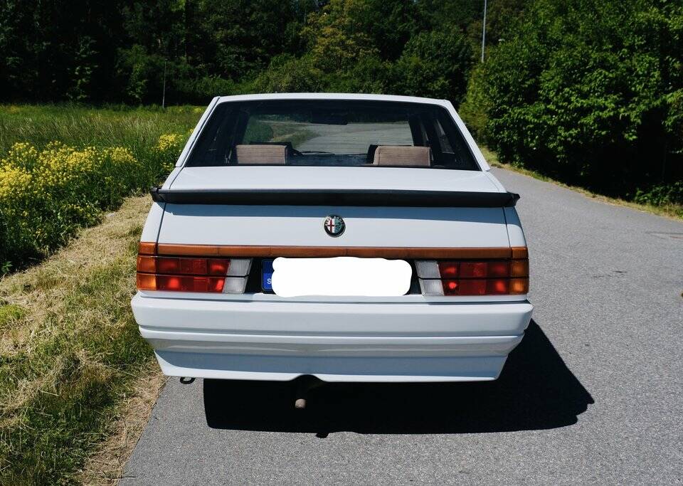 Image 4/8 of Alfa Romeo 75 1.8 Turbo (1986)