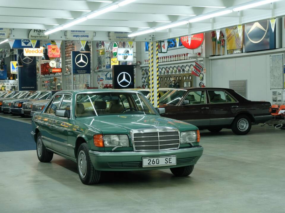 Bild 45/50 von Mercedes-Benz 260 SE (1990)