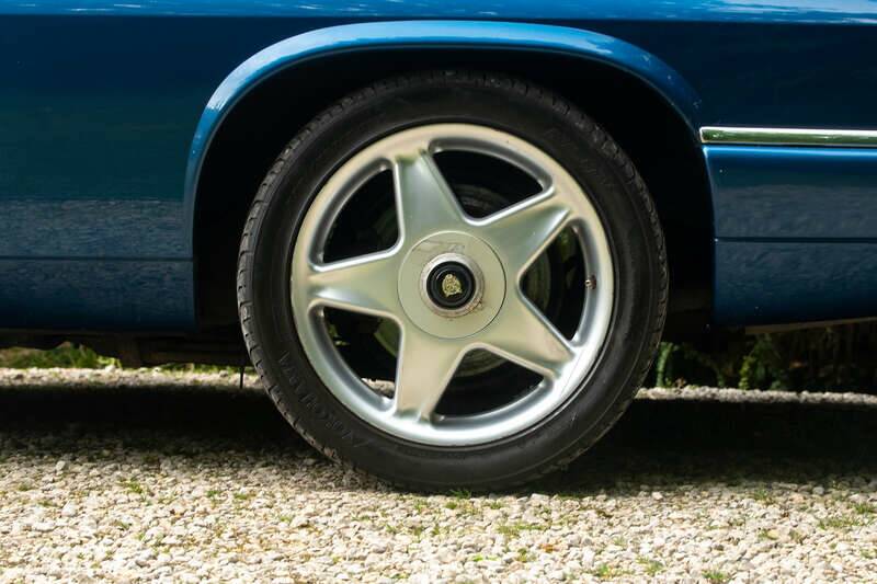 Image 47/50 of Jaguar XJS 4.0 Celebration (1994)