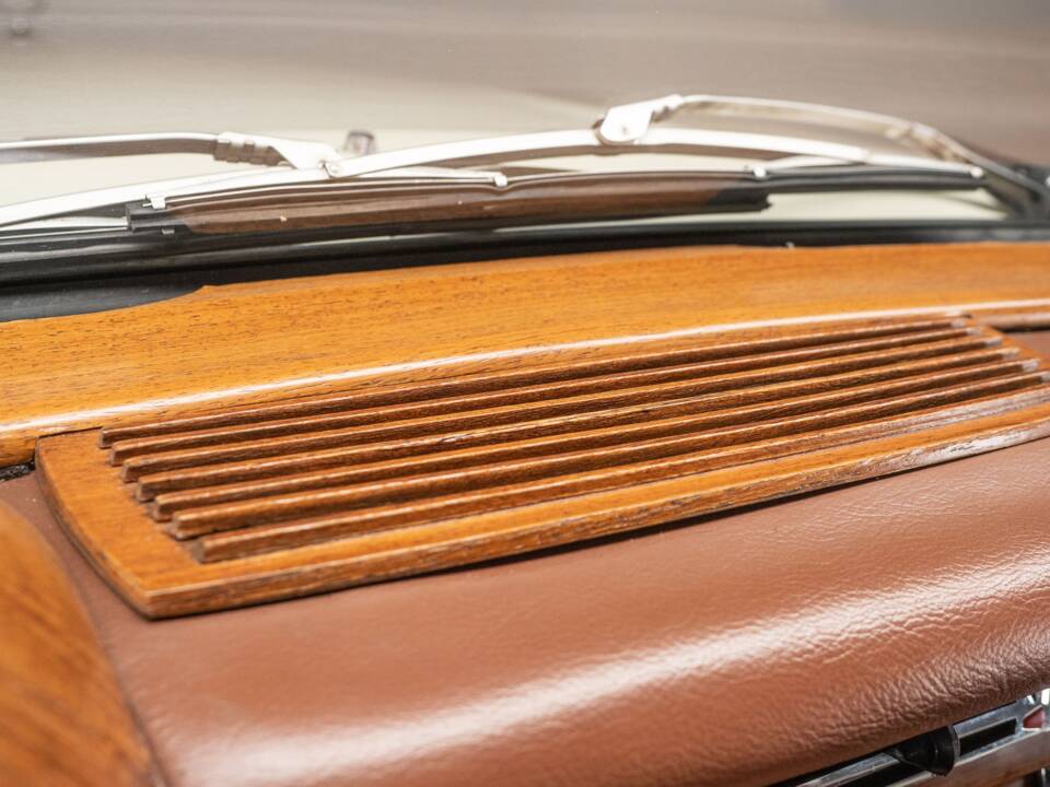 Image 7/54 of Mercedes-Benz 220 SE b (1963)