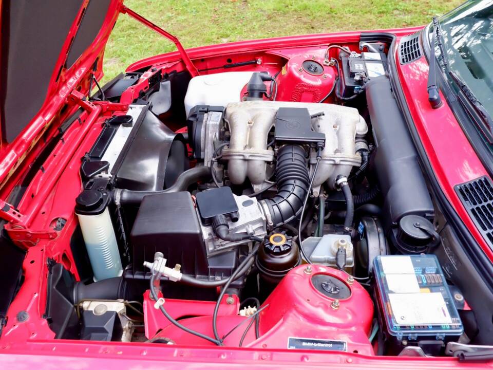 Imagen 9/26 de BMW 318i (1992)