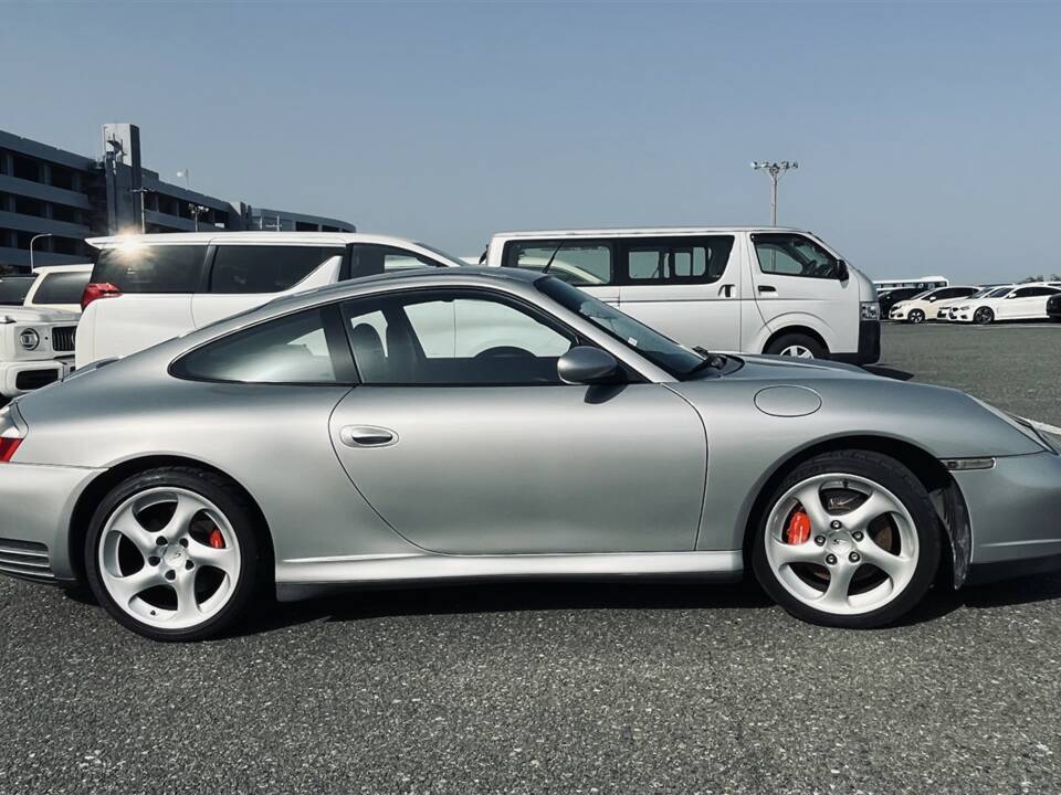 Image 5/39 of Porsche 911 Carrera 4S (2002)