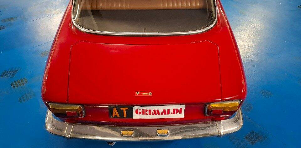 Image 4/32 of Alfa Romeo Giulia GT 1300 Junior (1974)