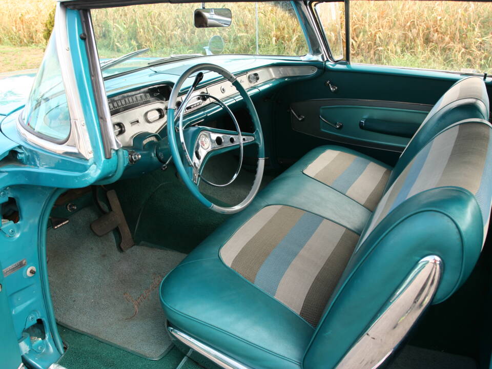 Image 10/13 of Chevrolet Impala Sport Coupe (1958)