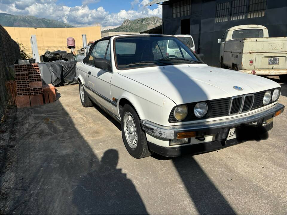 Image 6/14 of BMW 320i (1987)