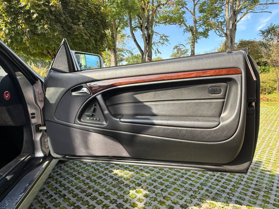 Image 23/29 de Mercedes-Benz SL 280 (1996)