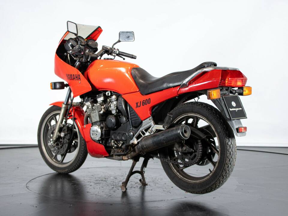 Image 8/50 of Yamaha XJ 600 (1984)