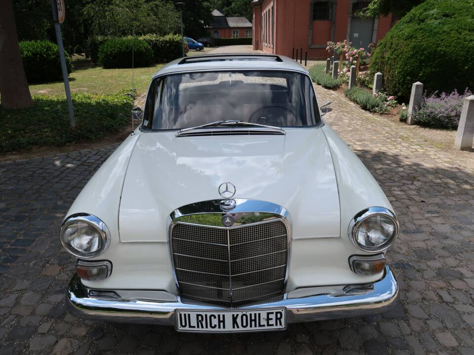 Image 7/32 of Mercedes-Benz 200 D (1966)