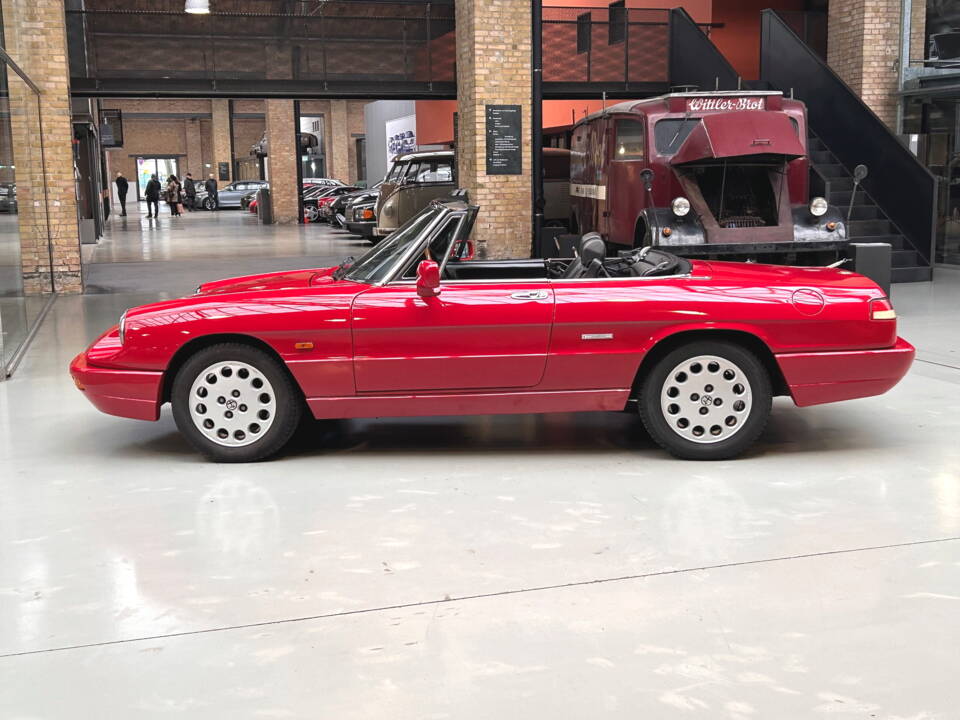 Image 1/27 of Alfa Romeo 2.0 Spider (1992)