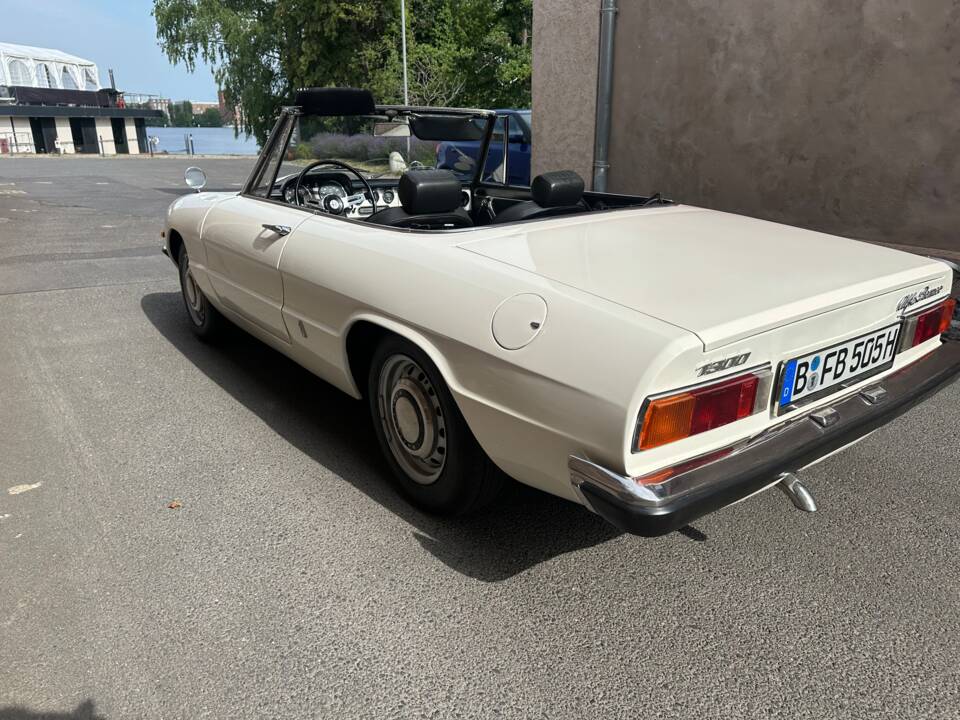 Image 4/63 of Alfa Romeo Spider 1300 Junior (1970)
