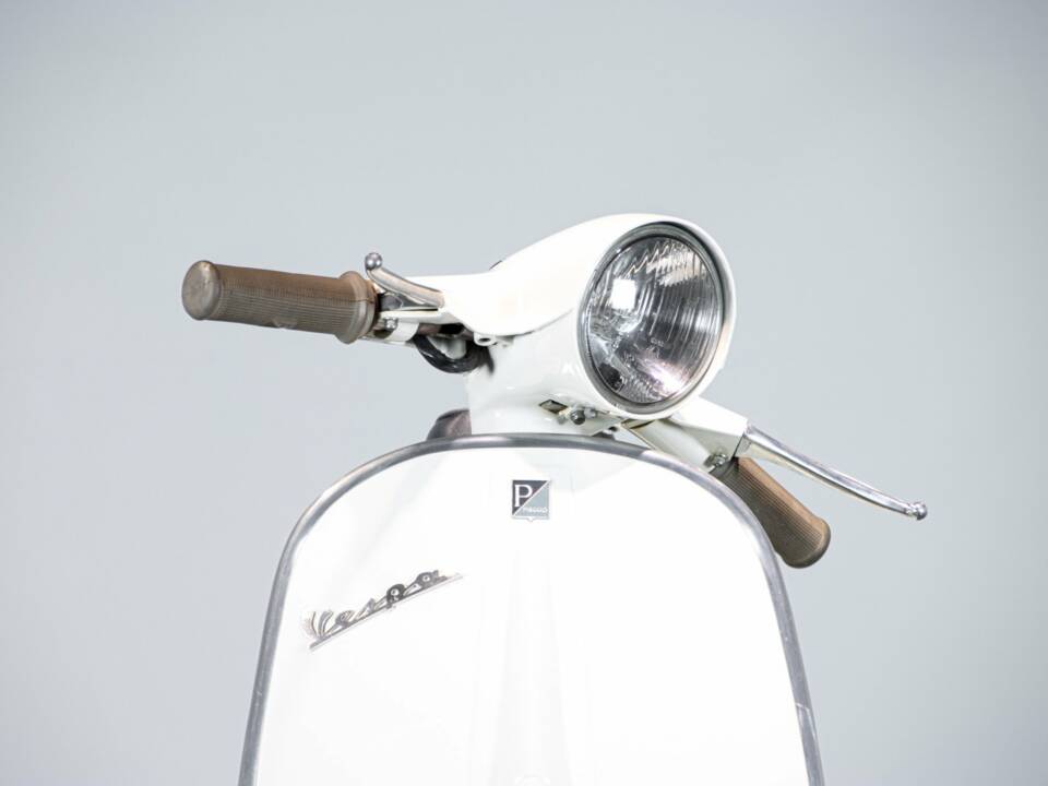 Image 21/41 de Piaggio Vespa 50 SS (1966)