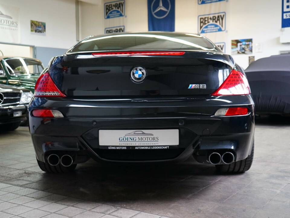 Bild 13/34 von BMW M6 (2008)