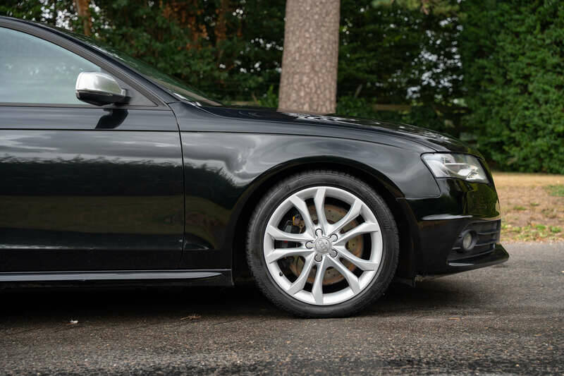 Image 23/50 of Audi S4 (2010)