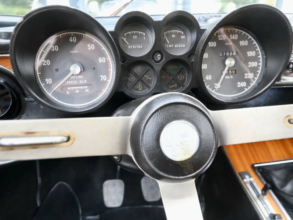 Immagine 39/50 di Alfa Romeo 2000 GTV (1973)