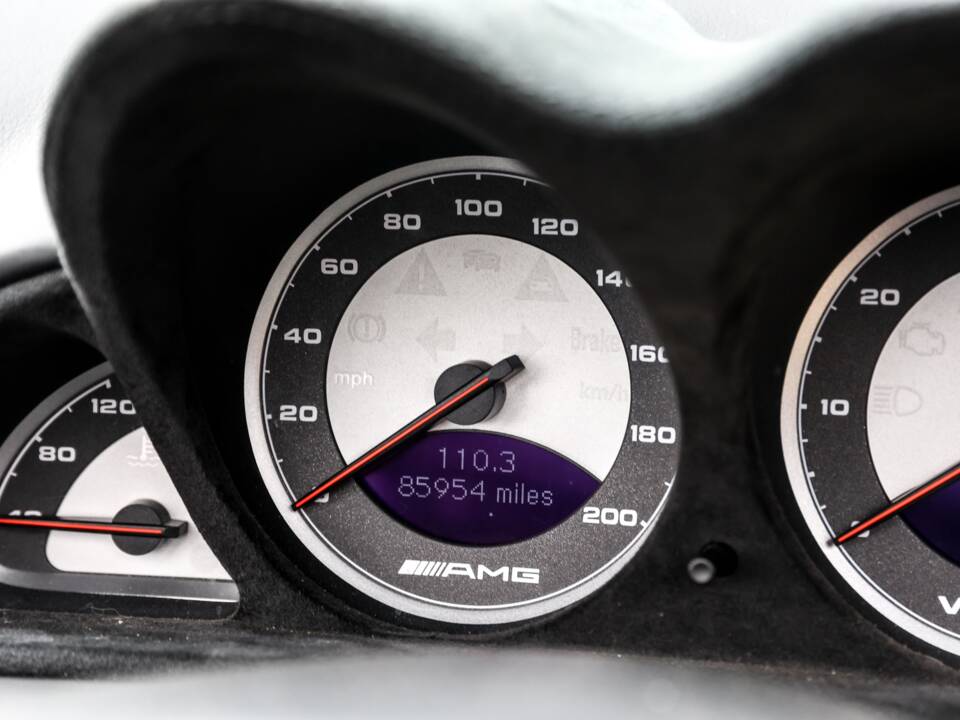Afbeelding 16/40 van Mercedes-Benz SL 55 AMG (2003)