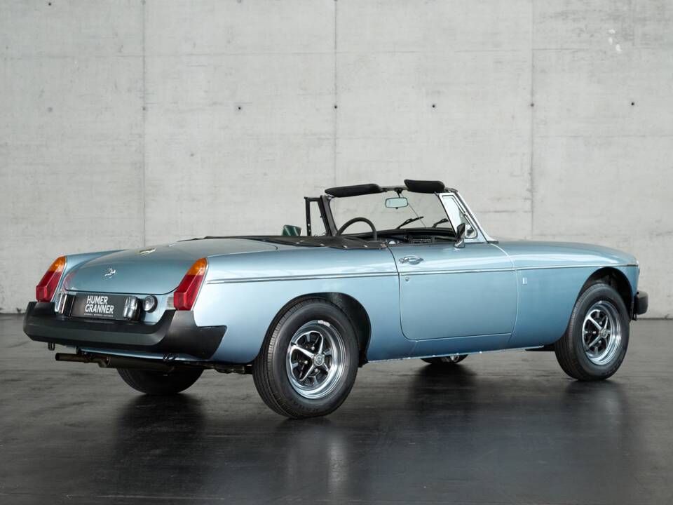 Image 24/50 of MG MGB (1976)