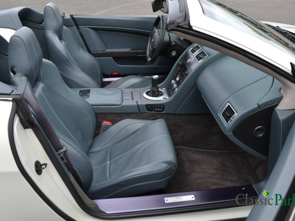 Image 11/50 of Aston Martin V8 Vantage (2007)