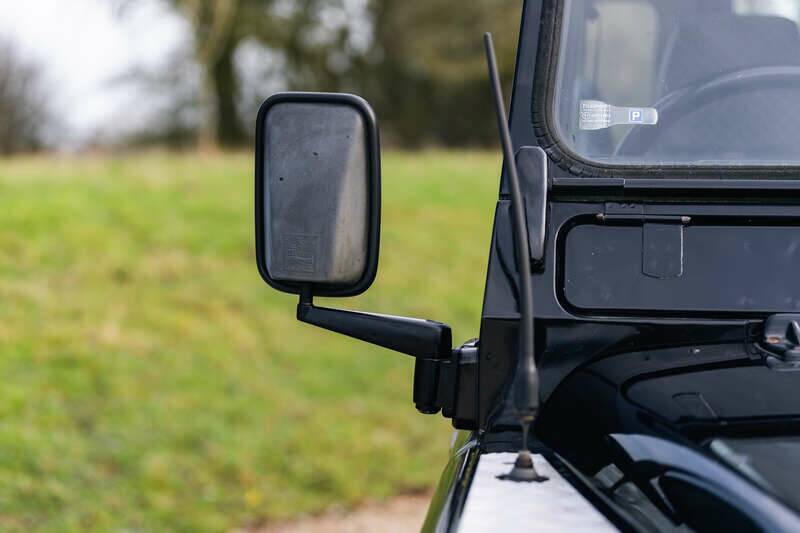 Immagine 27/50 di Land Rover Defender 90 Td5 (2002)