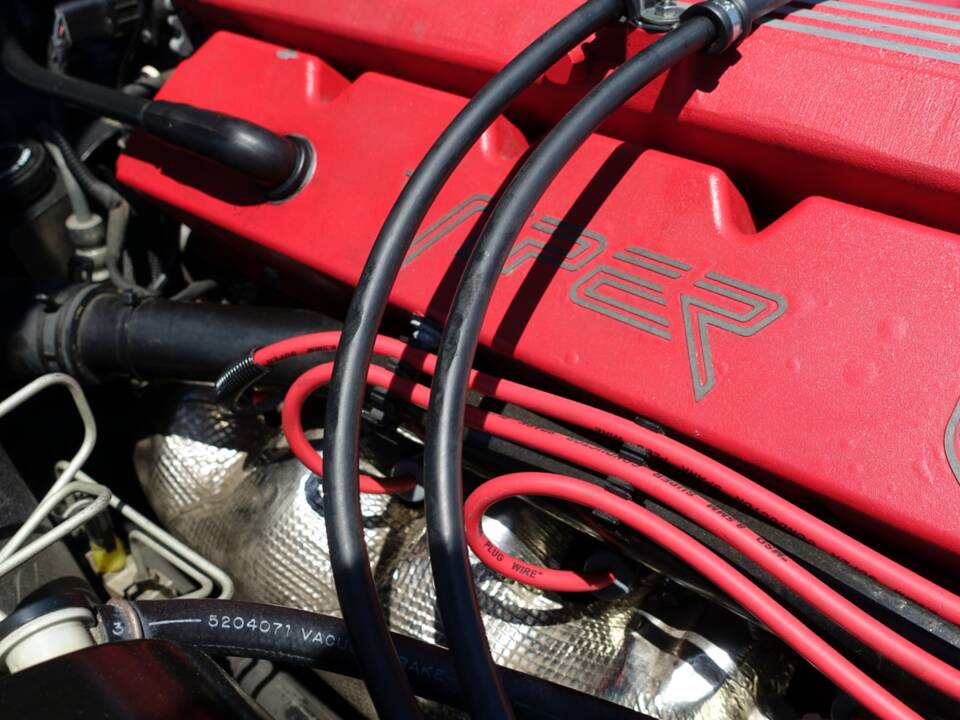 Image 14/35 of Dodge Viper RT/10 (1994)