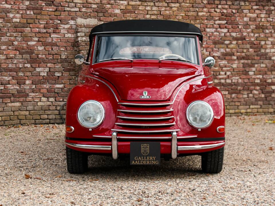 Image 38/50 of DKW Sonderklasse (1954)