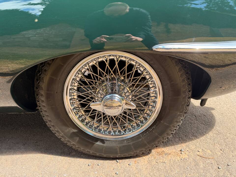 Image 11/30 de Jaguar Type E (2+2) (1966)