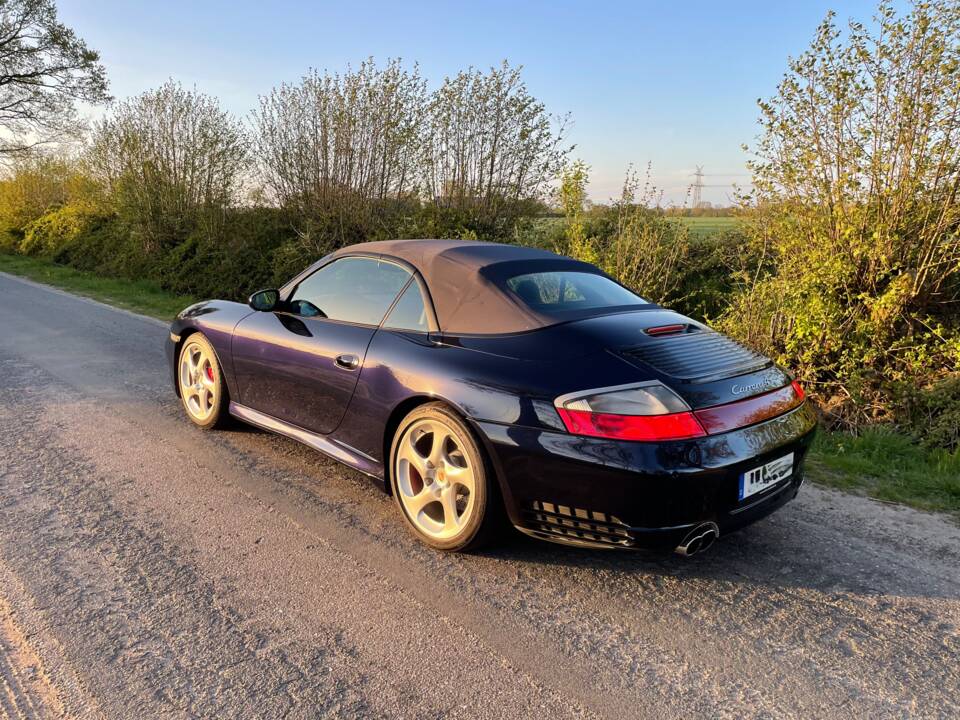 Image 10/17 of Porsche 911 Carrera 4S (2004)