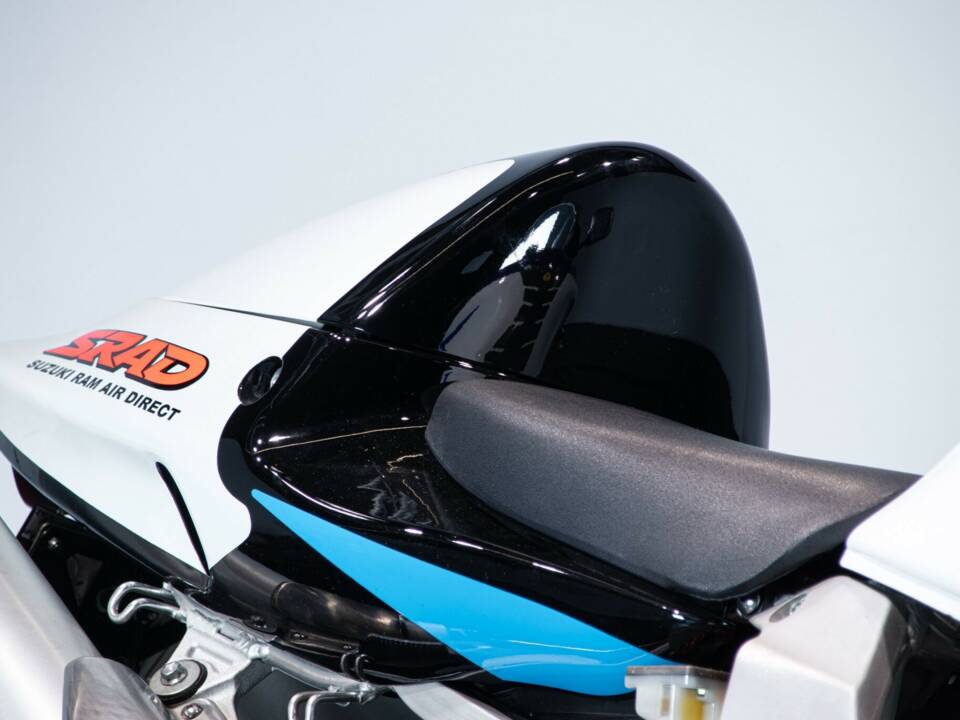 Bild 46/50 von Suzuki TL 1000R (1999)