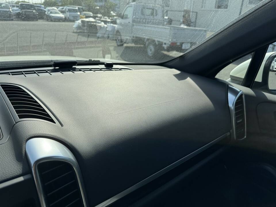 Bild 18/61 von Porsche Cayenne S (2010)