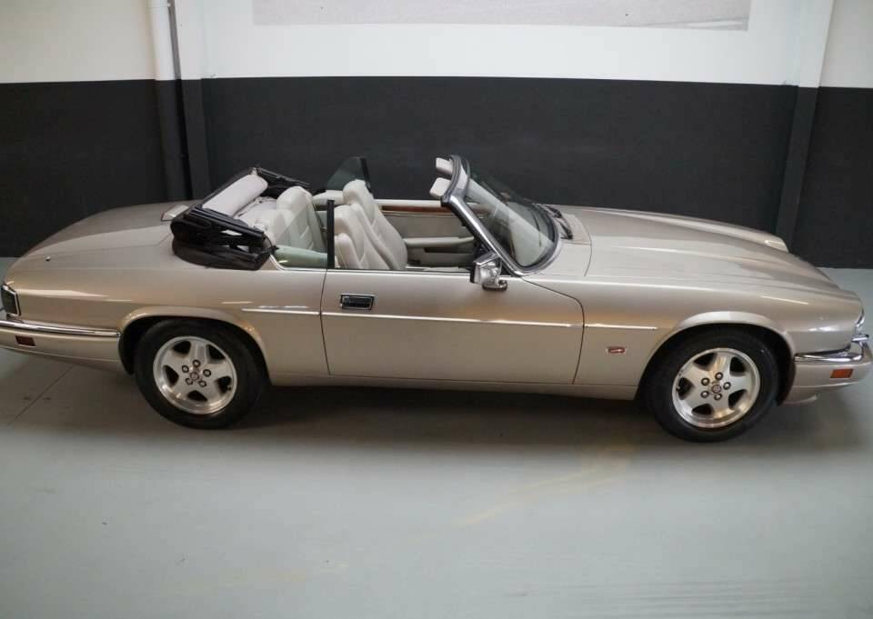 Image 3/50 of Jaguar XJS 4.0 (1995)