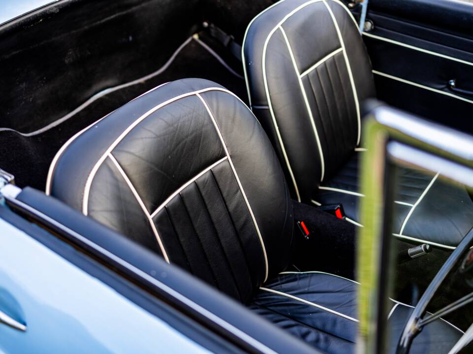 Bild 33/46 von MG MGB (1964)