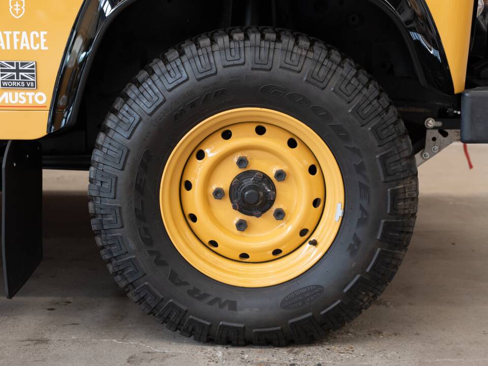 Image 8/47 of Land Rover Defender 90 Works V8 (2013)