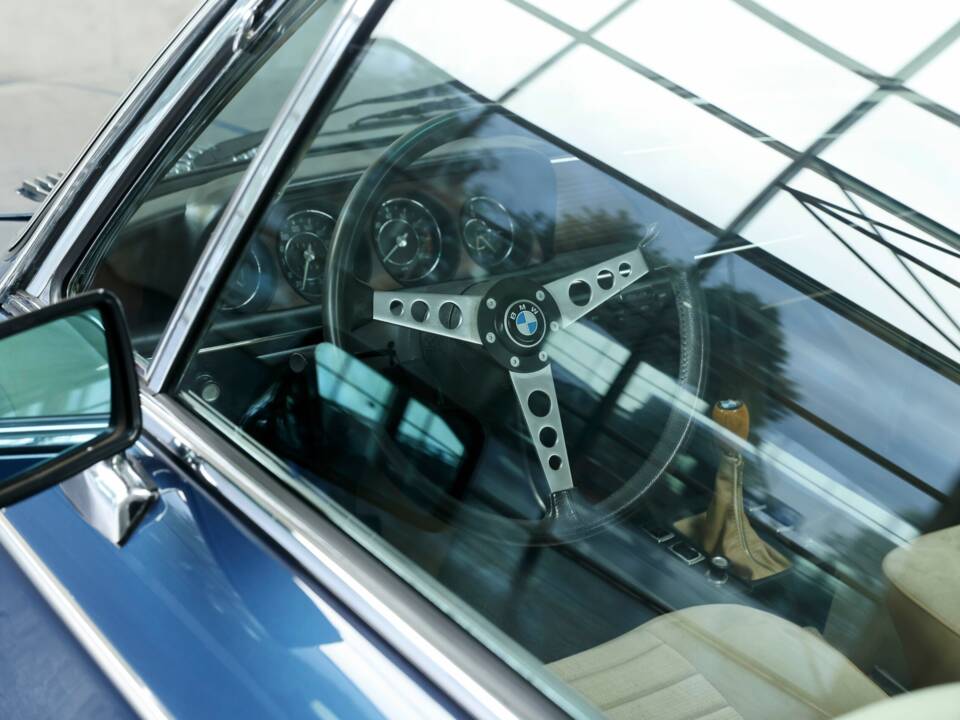 Bild 33/50 von BMW 3.0 CSi (1975)