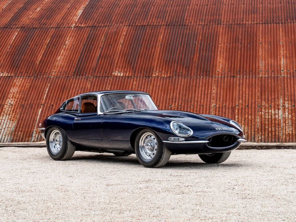 Image 10/39 of Jaguar E-Type &quot;Lightweight&quot; (1962)